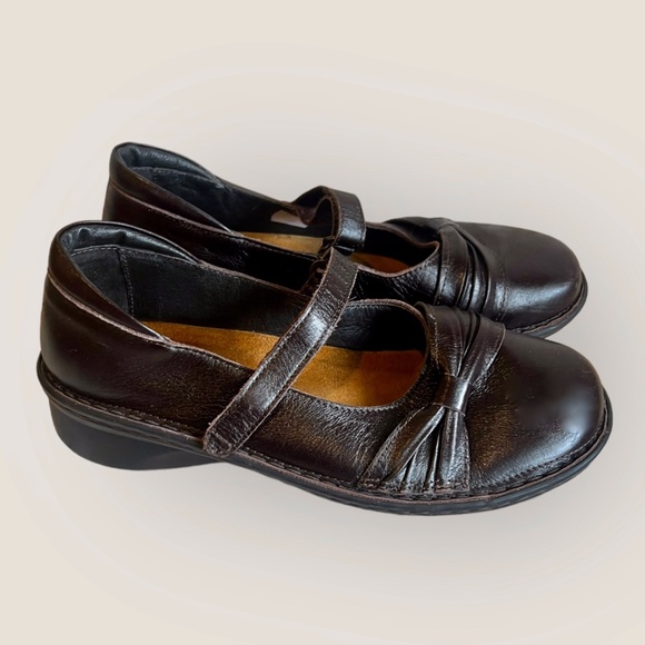 NAOT Brown Leather Mary Jane Shoe  Comfort Flat Sz EU 39/ US Size 8-8.5 - Picture 4 of 12